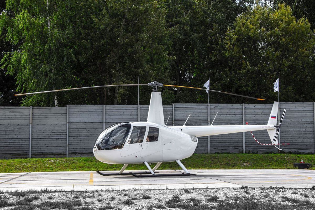 Вертолет R-44